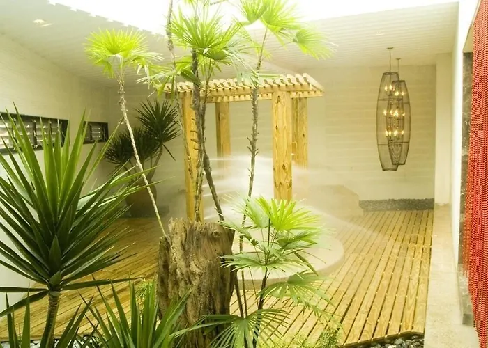 Hip Spa Motel